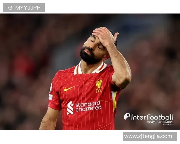 河南足球明星范巴斯滕的传奇故事与职业生涯回顾